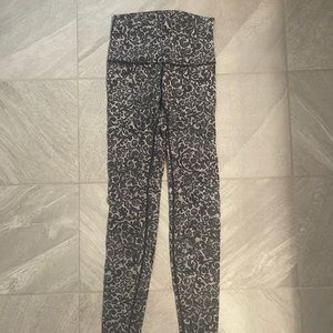 Black design leggings